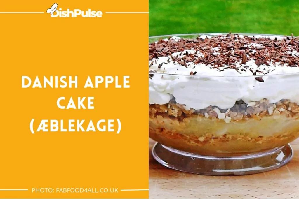 Danish Apple Cake (æblekage)
