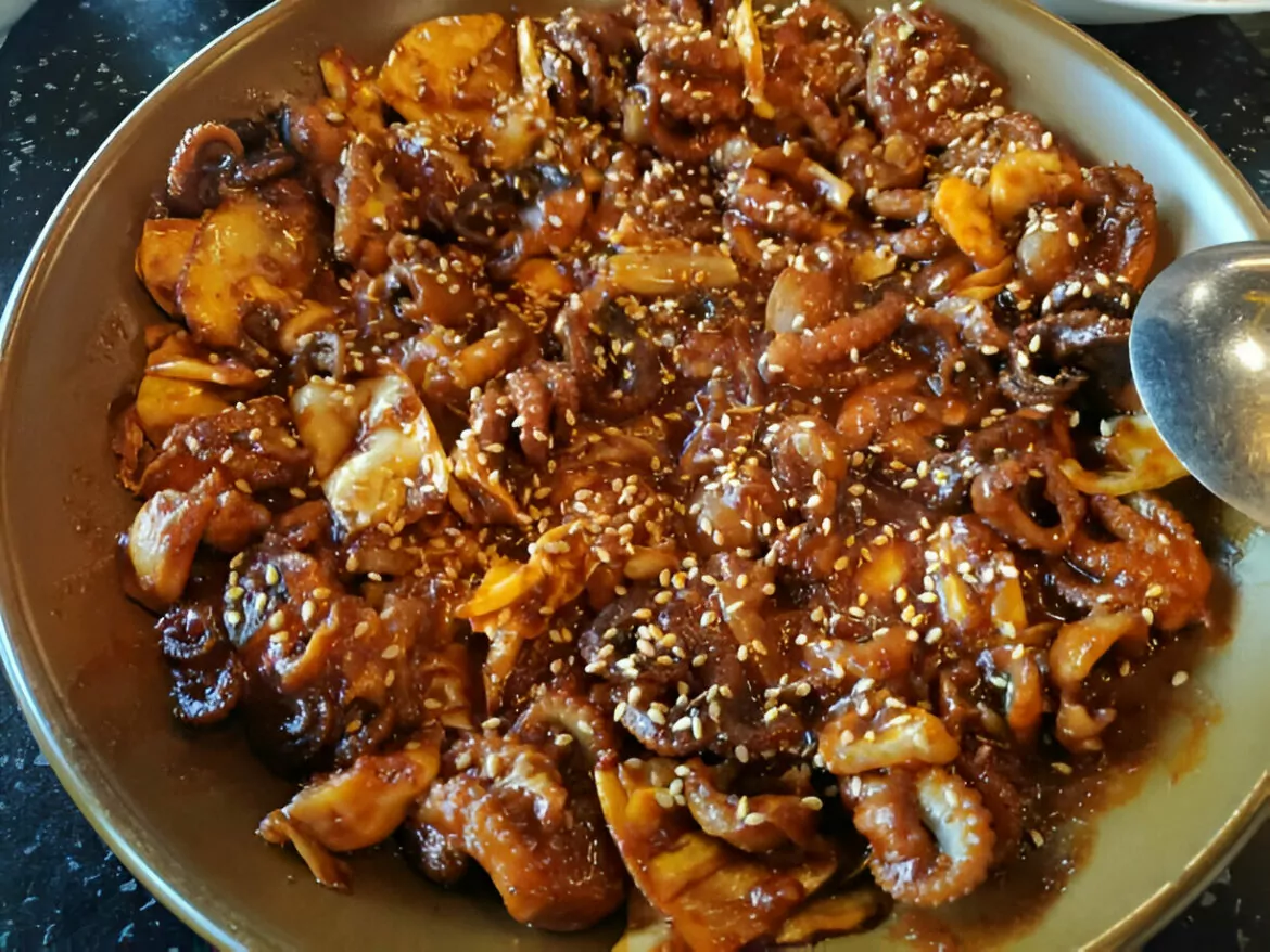 Spicy stir-fried octopus Recipe