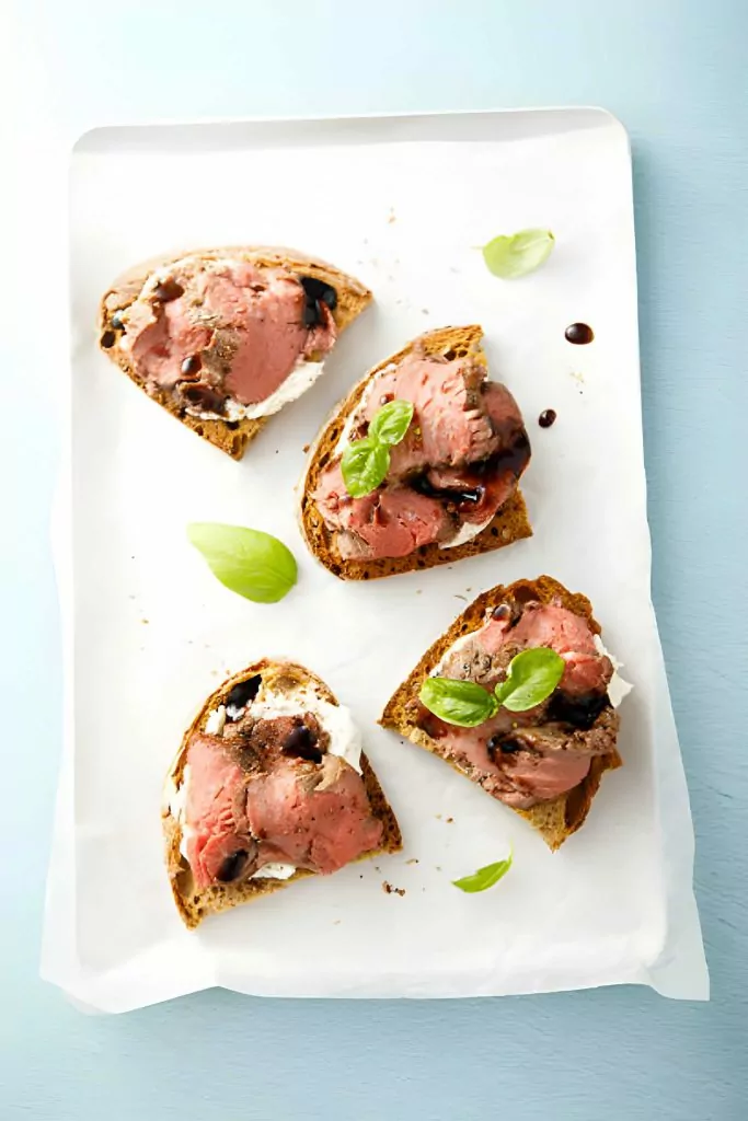 Beef Tenderloin Crostin Recipe